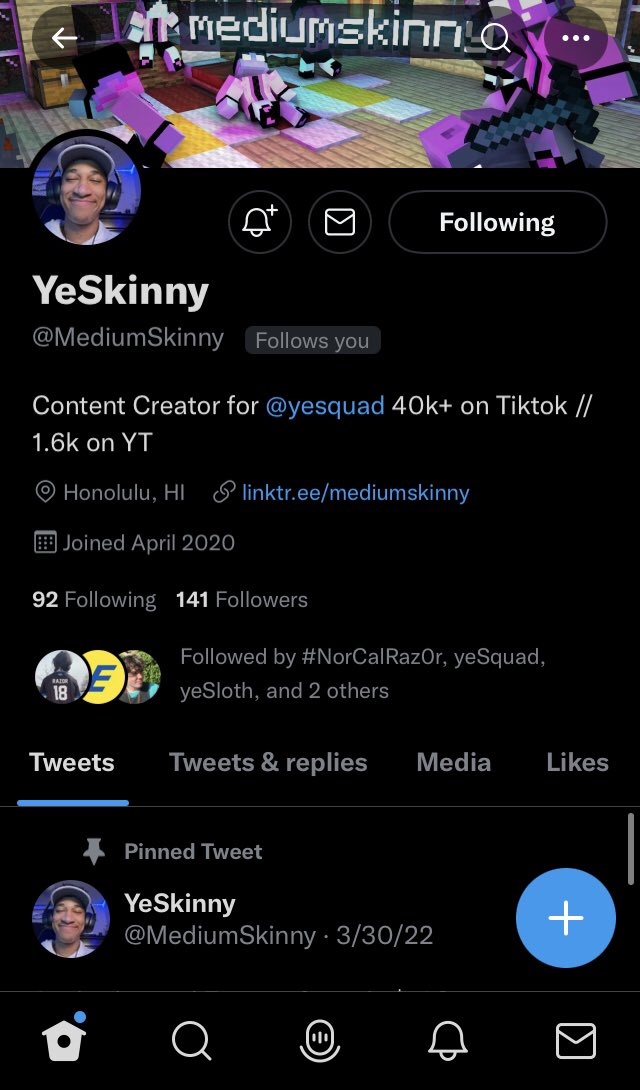 1nonlyclover's tweet photo. My biggest flex is that i am friends with @MediumSkinny he is such an amazing person #yesquad @yeSloth https://t.co/1UG4t0HQlK
