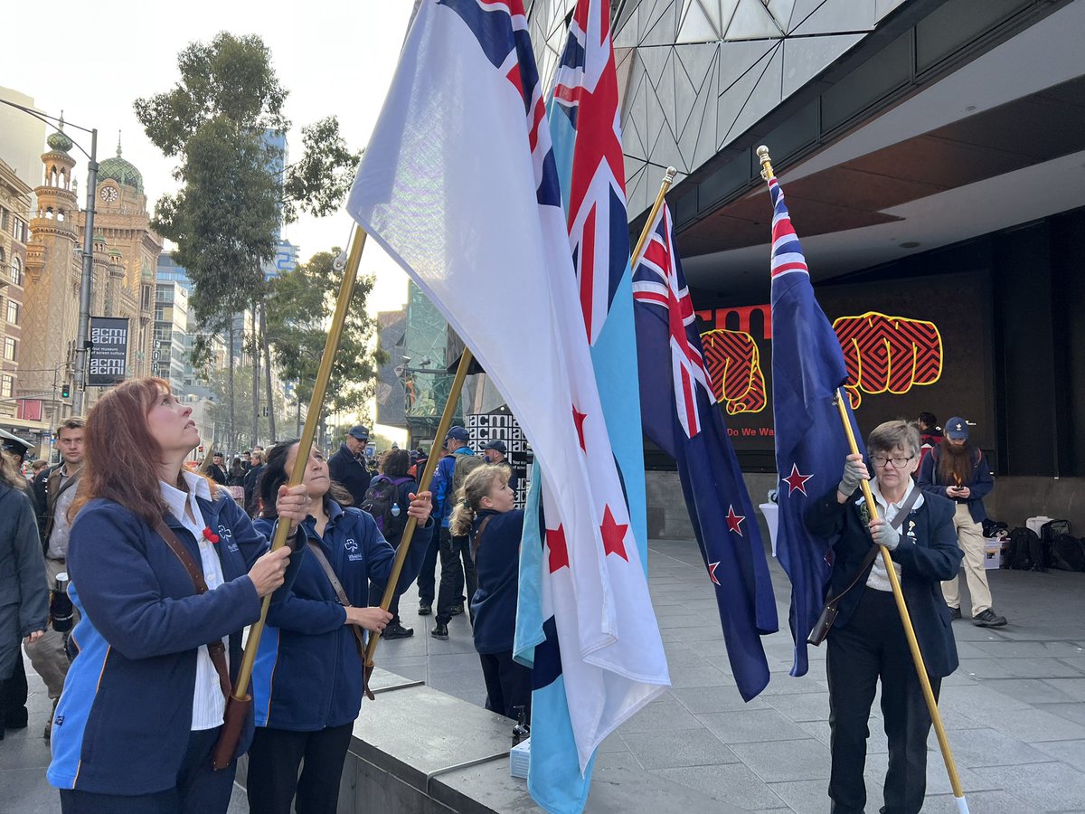 tweetsJanelle's tweet photo. Girl Guides carrying flags and banners in support of the ANZAC Day parade in Melbourne. 

Girl Guides continue to give service at community ANZAC Day events across the state. 

Lest we forget. 

#GirlGuides
#ANZACDay #GirlGuidesInTheCommunity
#EverythingSheWantsToBe https://t.co/KCRVyHU7sx