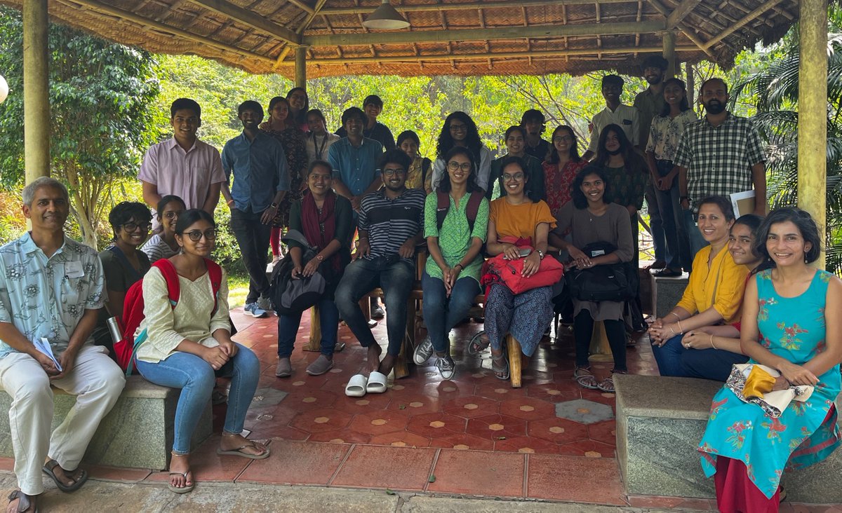 Delighted to host #undergraduate students @BioTicks from @azimpremjiuniv for a lab tour. Students got to visit various facilities and labs at @TIGS_India 
Fly facility🪰
Protein lab 🪢
Insectary 🦟
Stem cell lab🧫
Crop improvement program🌾

#StudentVisit #science #labtour