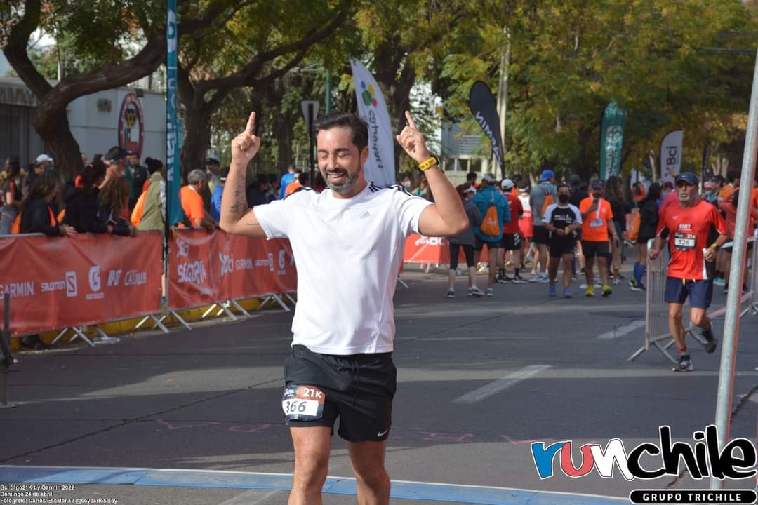 Llegando a la meta. Una intensa semana coronada por 21k en #stgo21k 
Ya mañana #devuelta al #malditolunes