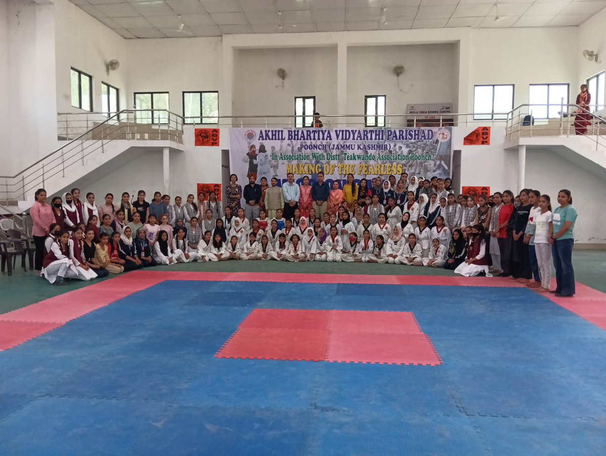 akshaypardhan9's tweet photo. #MissionSAHASI
पाकिस्तान से सटे सीमांत जिला पूँछ में मेगा डेमोंस्ट्रेशन के साथ ABVP POONCH इकाई द्वारा आयोजित कार्यक्रम मिशन साहसी का समापन हुआ
#makingofthefearless https://t.co/AJOwUoB463