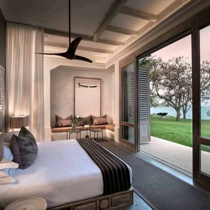 starlucktrv's tweet photo. If not for vacation then a milestone celebration👌 The spectacular exclusive-use Sirai Beach House is situated on top of a cliff in Kilifi overlooking the Indian Ocean. https://t.co/1Dh9zLKFVq