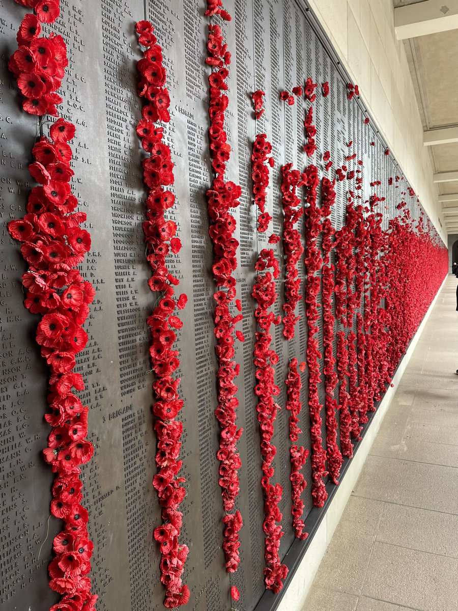 AlixJudd's tweet photo. They gave so we may live in peace #LestWeForget #ANZAC #AnzacDay https://t.co/TwhcrIcaAX