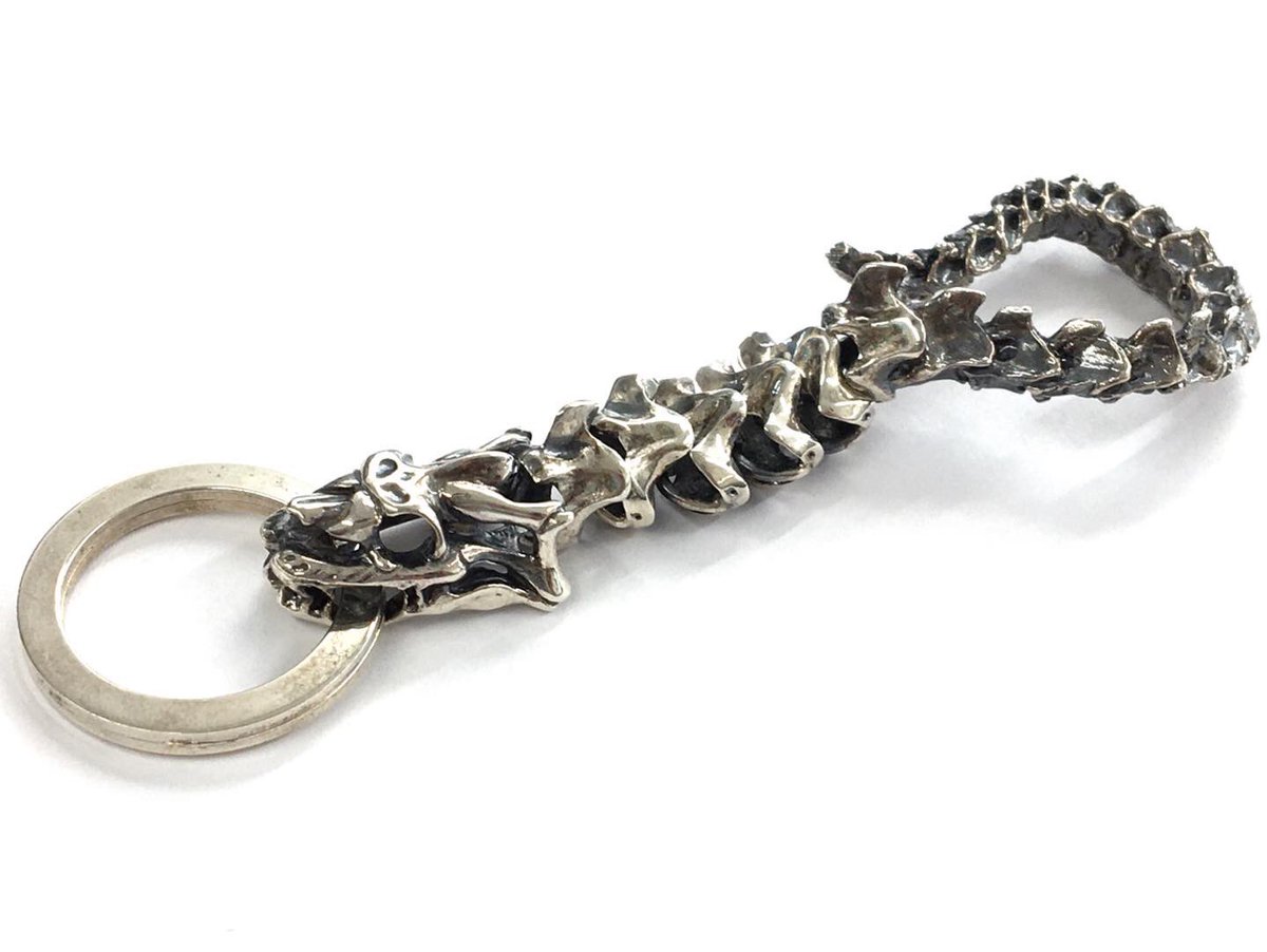 PierceShop0501's tweet photo. キーチェーンにもこだわりたい方必見です😻スネークスケルトン🐍
#名古屋 #大須 #ピアスショップ #ピアス #ボディピアス #名古屋ボディピアス #大須ボディピアス #シルバー #シルバーアクセサリー #PierceShop #pierce #bodypierce #bautizo #pierceshop #バウティーソ #Bautizo #silver925 #coldis https://t.co/MSYadjTHg2