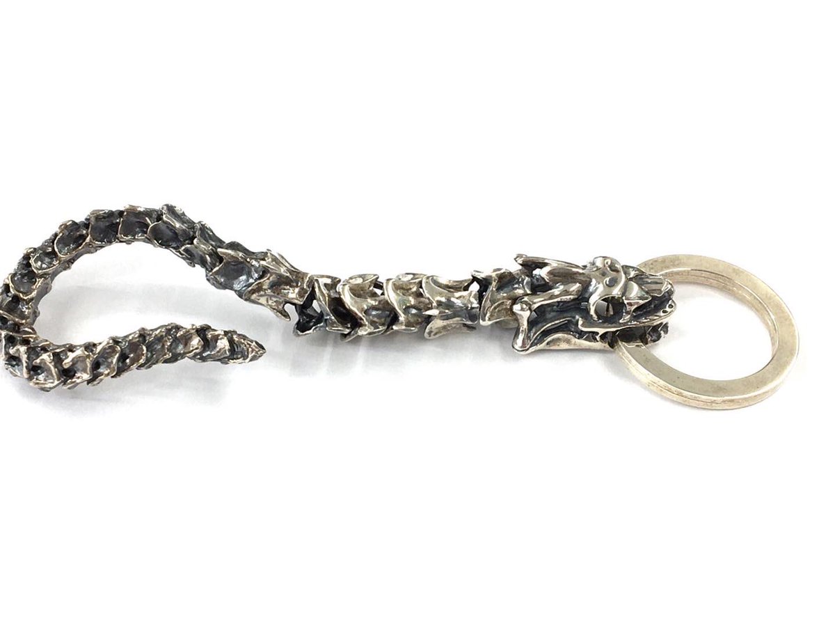 PierceShop0501's tweet photo. キーチェーンにもこだわりたい方必見です😻スネークスケルトン🐍
#名古屋 #大須 #ピアスショップ #ピアス #ボディピアス #名古屋ボディピアス #大須ボディピアス #シルバー #シルバーアクセサリー #PierceShop #pierce #bodypierce #bautizo #pierceshop #バウティーソ #Bautizo #silver925 #coldis https://t.co/MSYadjTHg2