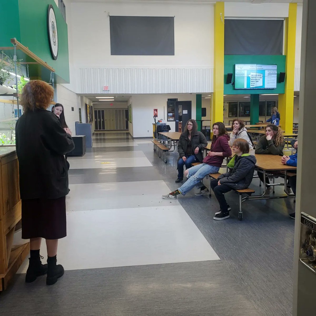 LCHSEcoVision's tweet image. We had a 4H club come for a tour at a school, they loved it!!