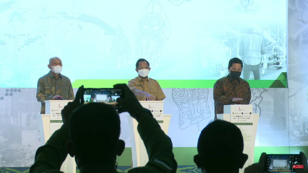 Ayo ayo acara ya sudah dimulai
#AyoDukungUMKMBangkit
#UMKMJadiPrioritas