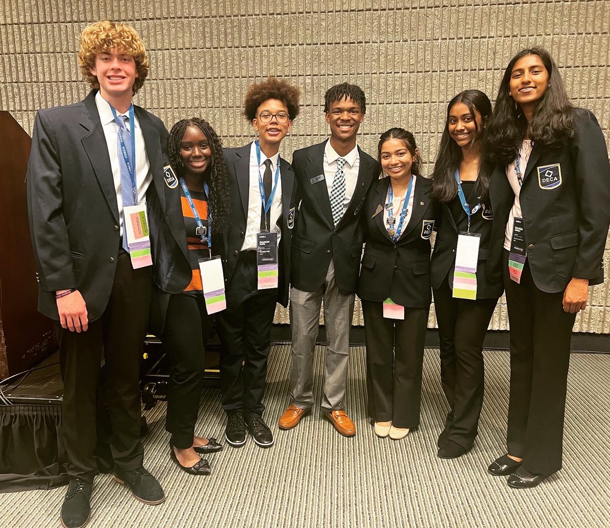 MsVMarketing's tweet photo. 🔹Fantastic day of testing, academies, and presenting at #DECAICDC followed by @bwhsdeca chapter dinner & seeing our fave Exec President OB 🔹
#BWHAT #BDECA
#VADECAFiredUp
#MaxMomentum https://t.co/n3D4q0CVVK