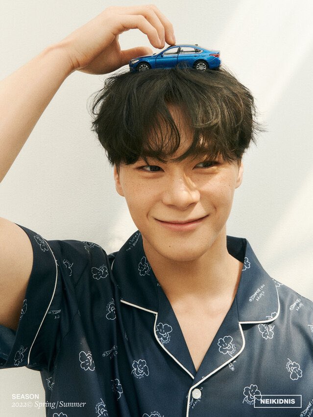 Moonbin do ASTRO para a coleção de verão da Neikidnis.