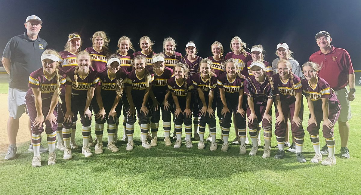 This is definitely one for the fridge📸
Be sure to catch all the playoff action as the Lady Dogs head to Salado to face Harper Thursday Night!! #LadyDogsChasingDreams #TurningSilverIntoGold #StrongerTogether @TXPrepSoftball @TexHSSoftball @ReportRockdale @Rickyprep @FlxAtx @ZO2_