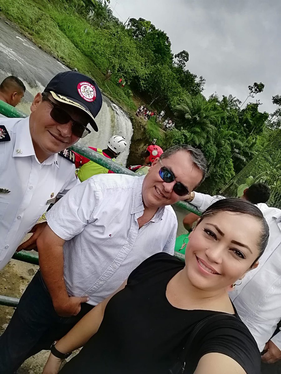 RodrigoMenaR's tweet photo. KAYAK  EN EL CARMEN!!!! 

Hoy se vivió por primera vez el campeonato de KAYAK en la Puerta De Oro de Manabí, El Carmen vivió momentos espectaculares en la Cascada del Armadillo, gracias a Miller Valdiviezo  y Cody Coronado. 

#AlcaldiaDelCambioPositivo 
#ApoyoAlDeporte https://t.co/U6UYRLgvKx