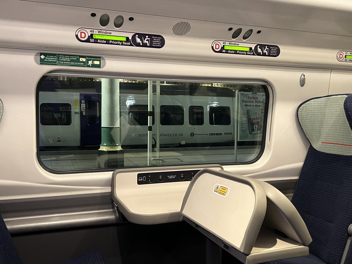 Martin_H_1986's tweet image. First day out for @AvantiWestCoast’s first refurbished Pendolino, kicking off with the 0505 Piccadilly to Euston. New seats are fairly solid and slimline so legroom has improved, and all seats now have power points.