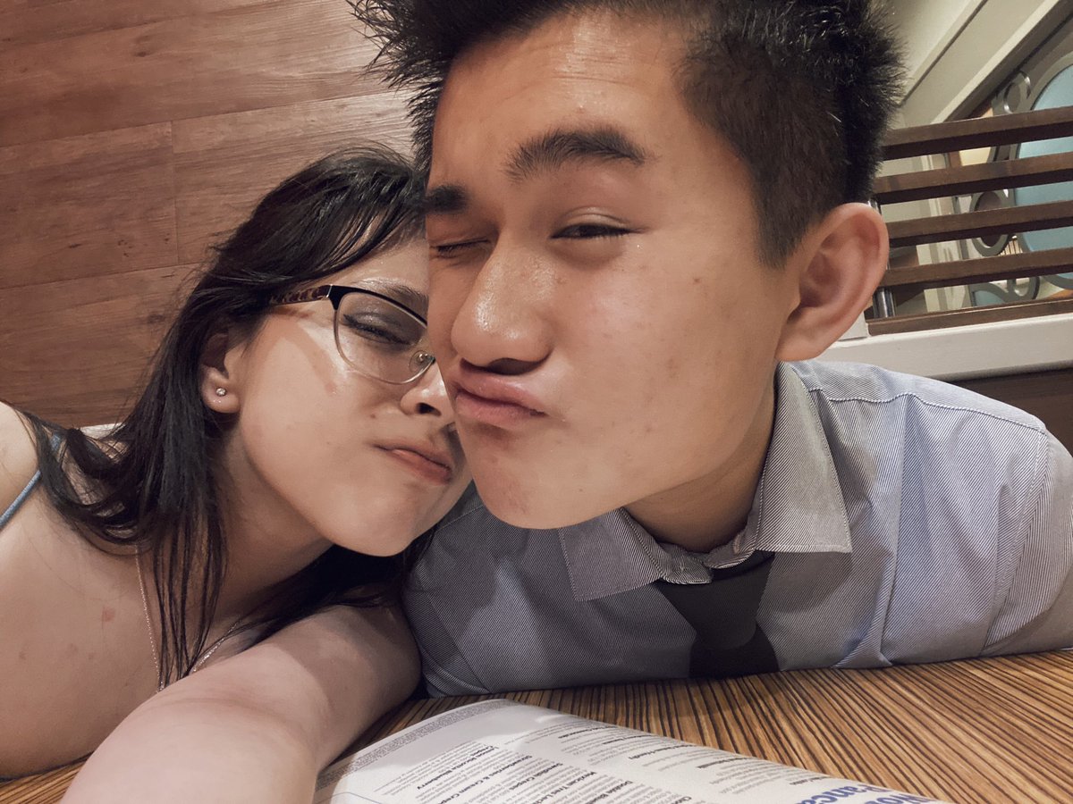 apriillm's tweet photo. soo we won cutest couple at prom <3 https://t.co/mngfRuu57W