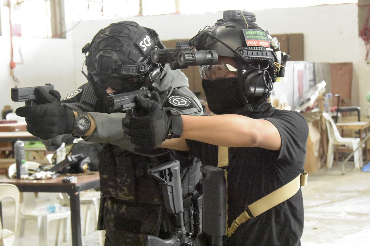 Macmaker123's tweet photo. More shots from drill day with "the instructor"
#AEM01TacticalHoodie #Tactic00l #drillday https://t.co/JXzFarMcV8