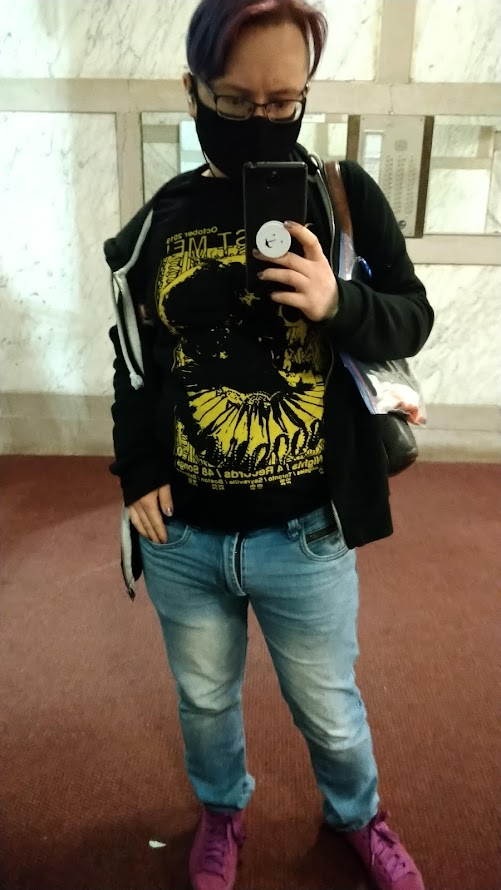 JaggsRamone's tweet photo. I looked p good tonight tbh (didn't have time to figure out a look so went with a shirt that sorta connected to the two albums theme)
and got a #fullspin shirt :3 https://t.co/JAmfEISX28