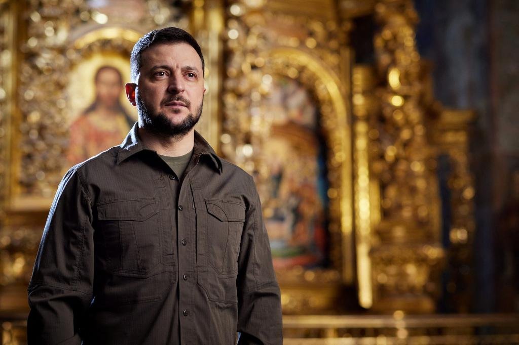 JohnZwicker1's tweet photo. Photo ops in Church on the Holiest day of their Year (#Easter) for the Orthodox & #MercySunday for the rest of #Christendom
Methink they would be better off, both of them, on their knees & giving the focus back to God! https://t.co/O3qlCpDkJe
