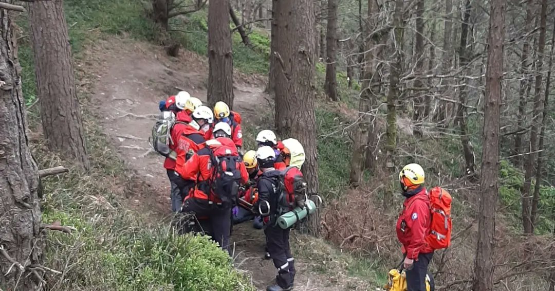 Joint training with the Dublin & Wicklow Mountain Rescue Team, refreshing skills such as splinting, heli hi-lines, searching, stretcher assembly and setting up Rescue Base.