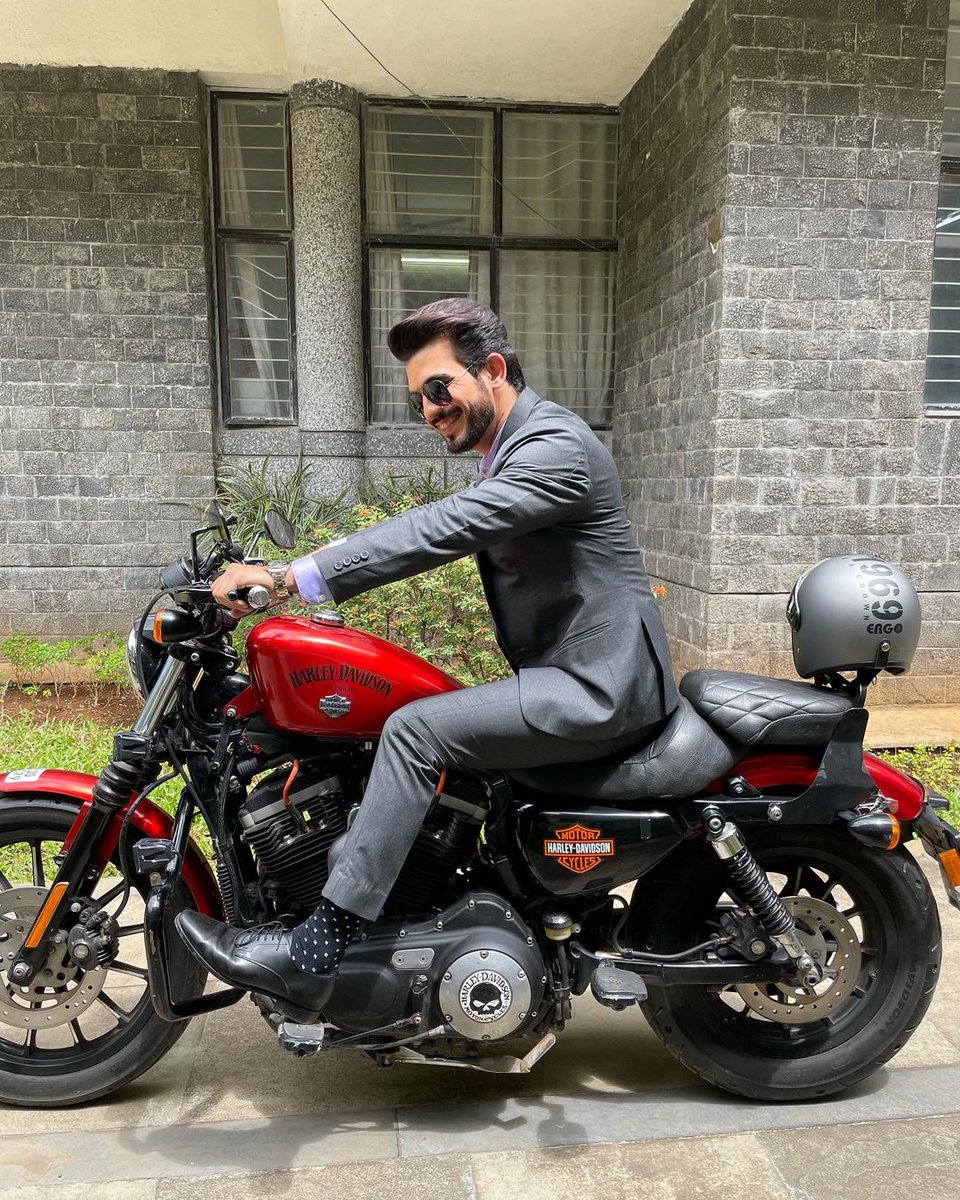 WeSpotYou's tweet photo. #ArjunBijlani is ready for Monday, are you ready?
#arjunbijlani #colurstv #wespotyou #wespotyoubollywood #mumbai #naagin6 #mxplayer #jununiyat #monday #mondaymotivation #workmode https://t.co/9KNU1mj6Ro