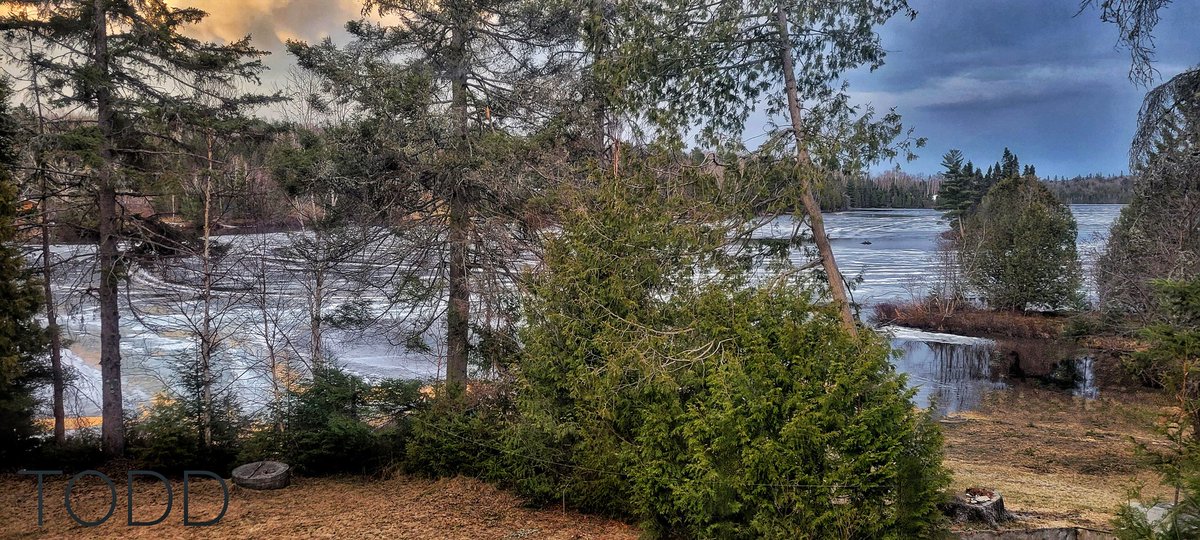 Ice is melting on lac tee