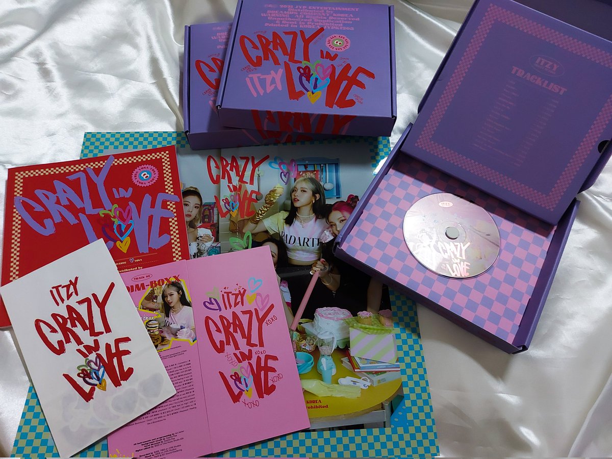 SkFinds's tweet photo. WTS/LFB

ITZY CIL : CHAERYOUNG VERSION 

 200php only

✅ Onhand and ready to ship
✅Inclus are on the pic
✅Comment mine
✅SCO

2 units available

Help rt 💕

t. onhand itzy album https://t.co/aOxb5XoXsk