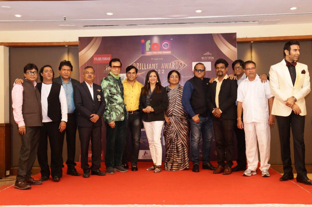 KISHORJAWADE's tweet photo. Excellent Award @Mumbai https://t.co/zgt6zpOzJx