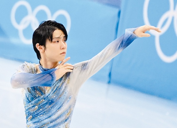 羽生結弦選手の競技写真などをまとめたポストカードブックが2冊同時
