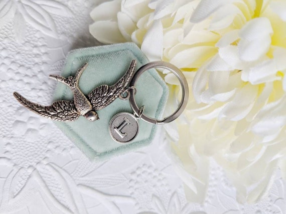 PapillionEra's tweet image. Bird Key Chain, Womens Freedom Key Chain, Personalized etsy.me/3AS7hbE #birdkeychain #animalkeychain #initialkeychain #forwomen @etsymktgtool