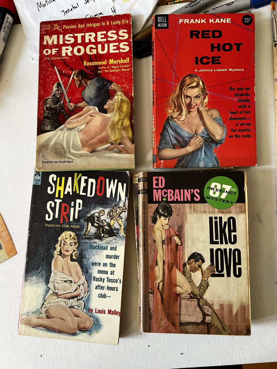 AsylumPress's tweet photo. Vintage #pulp #softcovers #pulpfiction #novels #pinupart #sexy #girls #crime #truecrime #art #illustration from the collection https://t.co/qn7DUnnalm