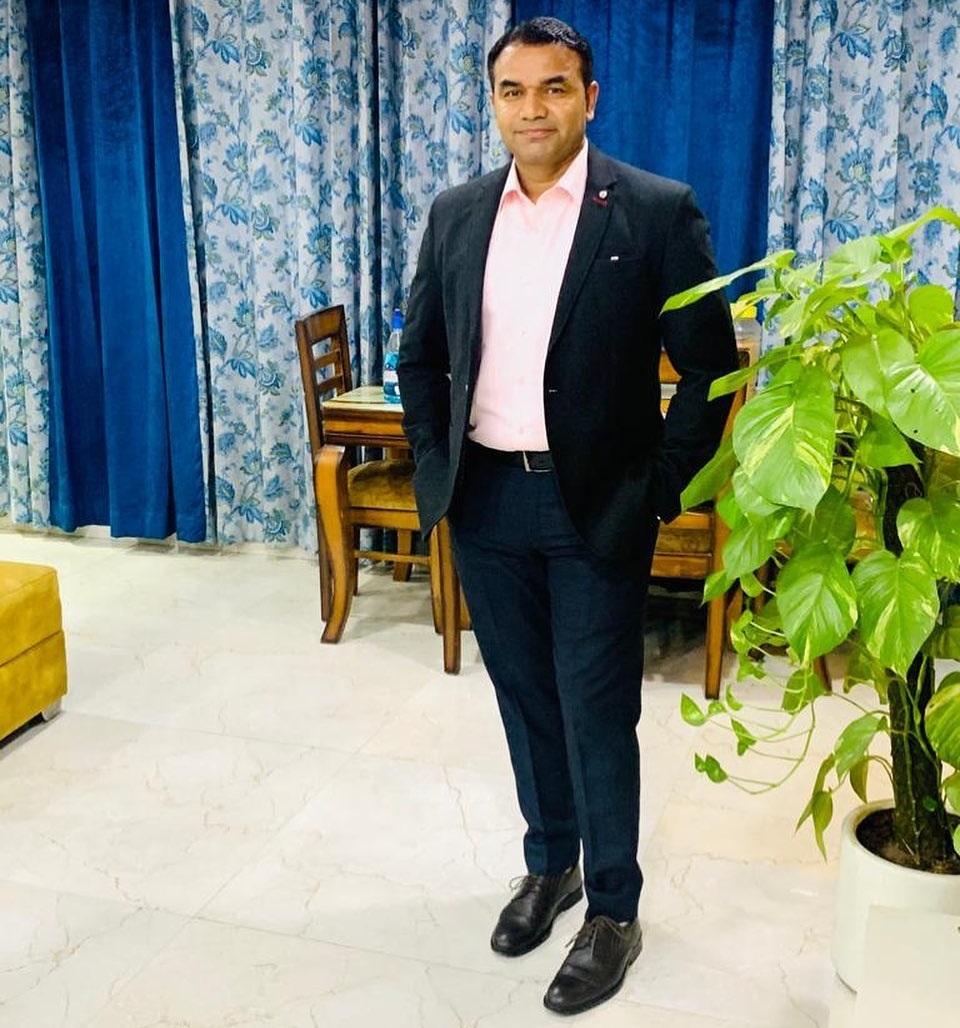 MuscleNutritio5's tweet image. Dear Rajeev sir, with you at the helm of affairs, you make me look forward to coming to work every day. This is because you have the heart and soul of a real rock star. I wish you a very Happy Birthday and many successful years ahead.🎂🎂
.
#SuperCOB #RajeevSir #RajeevSirBirthday