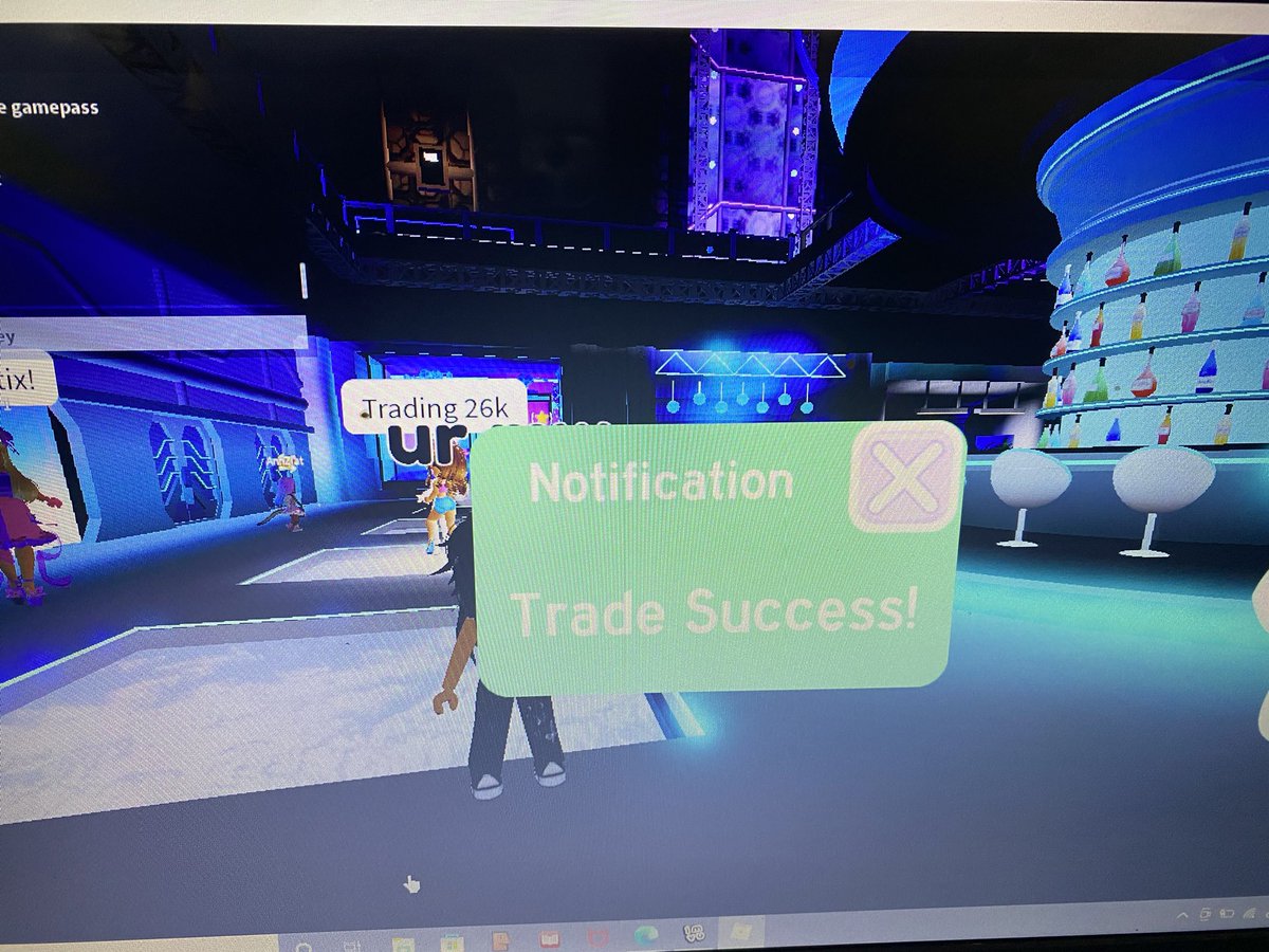 Adxree_'s tweet photo. @Ma_Avii is once again trusted! I went first and gave her 300 robux for pacifier, tysm ^^ https://t.co/aJ7g9QMuer