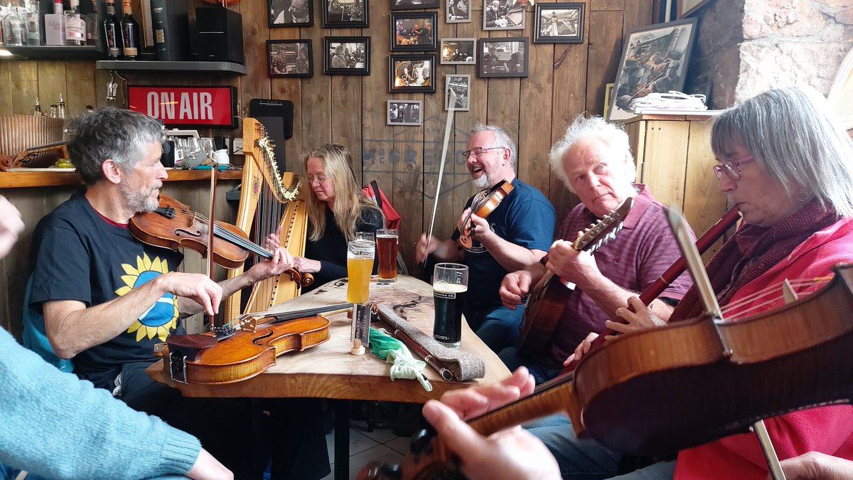 duncanlean's tweet photo. Awesome #Sunday in #Inverness, starting with the #etapelochness followed by a superb tune with @BlazinBruce ( and a really fun #henparty) and ending with pizzas in @BlackIsleBeer. Well done to all the riders (& #teamlean) and organisers of @EtapeLochNess. Great banter all day! https://t.co/VL7VkIBmY1