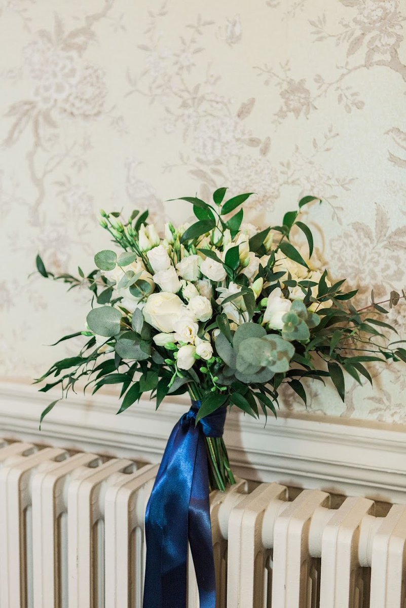 FlorissaDesigns's tweet photo. Reminiscing on this elegant winter wedding ❄️❄️❄️.
#Flowers #wedding #weddingphotography #Flowers https://t.co/3UzMs87wzp