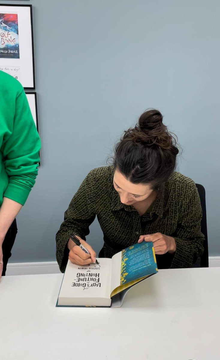CPIGroup_'s tweet photo. What a great end to last week! We had the wonderful @SophieHIrwin visit signing copies of the amazing A Lady’s Guide to Fortune Hunting!
@_prod_squad @HarperFiction
#CPIprint #CPIbooks #Author #Reading #publishingservices #Publisher #PublishingIndustry #BookPrinter https://t.co/6UFzsg8mv6