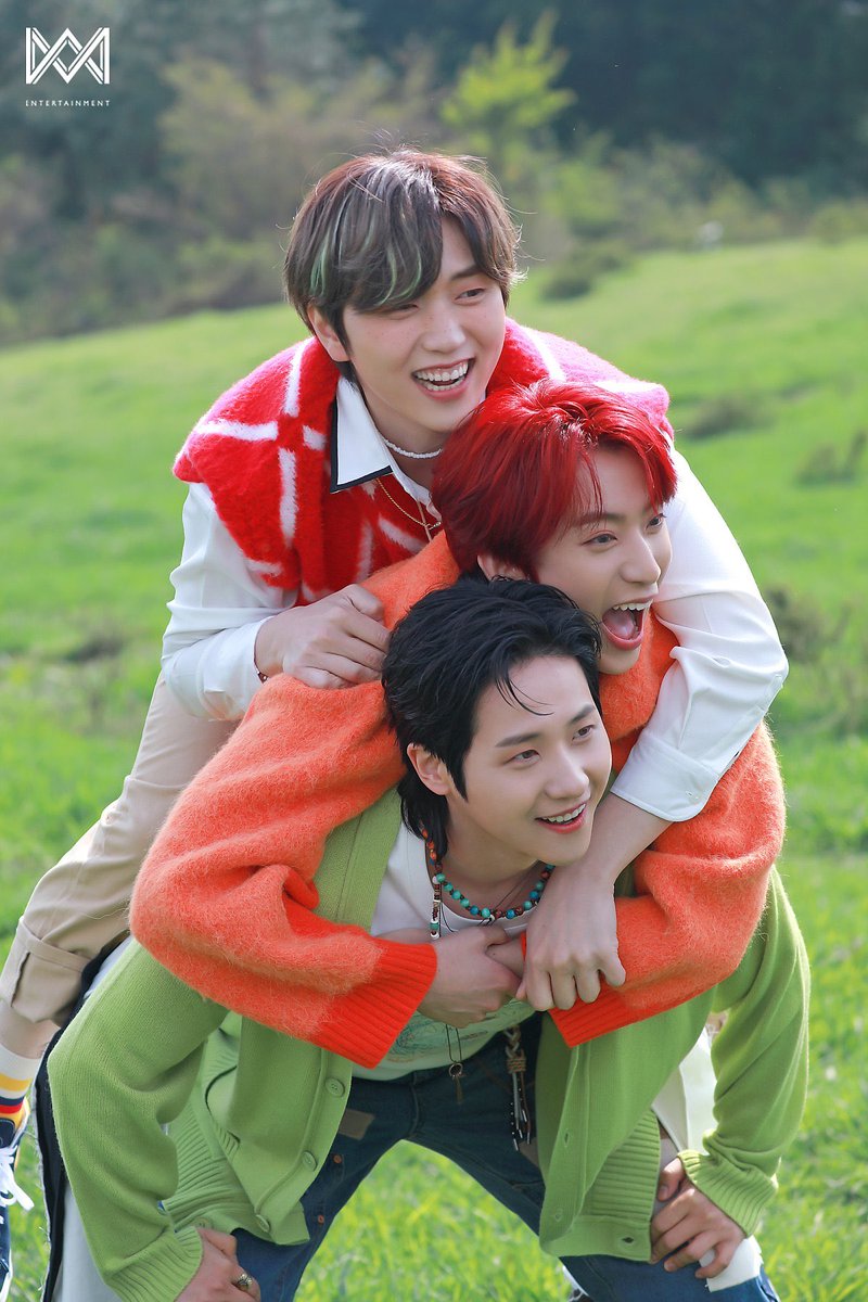 [🏆] Draw Green 🎨

이벤트 기간 동안 함께 진행한 해시태그 당첨자 안내 드립니다.

<a href="/pi__nk_/">PINK</a>
<a href="/TIGGERCHANIDA/">티거찬_정민🐶공찬💖</a>
<a href="/momcnues/">엄마신우가흙먹어</a>

당첨된 세 분께서는 해당 계정으로 DM 주시길 바라며, 이 외에도 참여해주신 바나 여러분께 진심으로 감사드립니다💚

#행복하게_열한뚝배기_하실래예
#11th_cLOVEr_with_B1A4