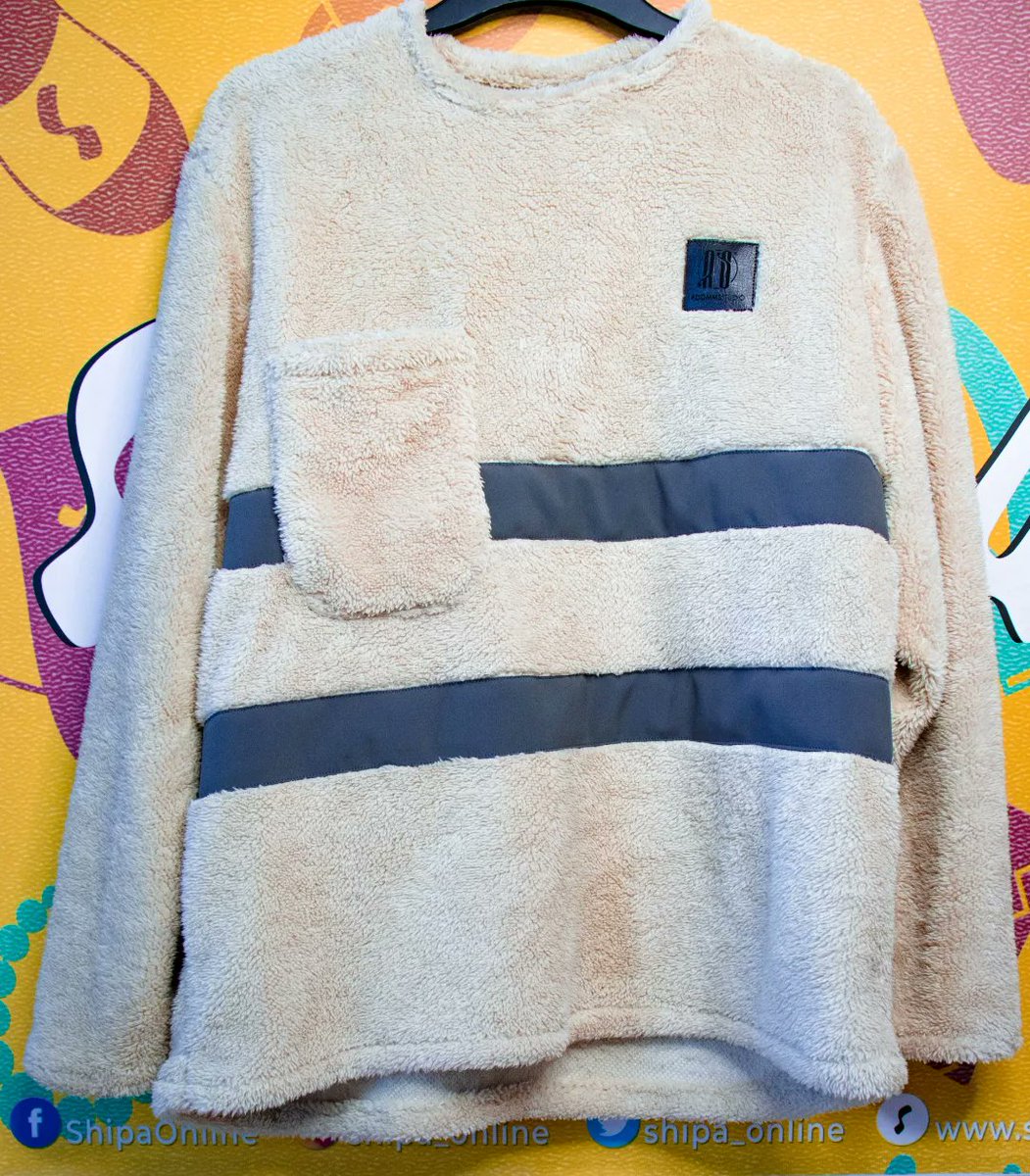 Shipa_Online's tweet photo. Roommsstudio Sherpa striped Jerseys infuse style and comfort. They're tailored to look baggy with dropped shoulders,loose trims ,front pocket and leather patch.
Available for M450 at Shipa.
#shipa #roommsstudios #tsawinter #tsoarastyle https://t.co/r5d7RkXzv5