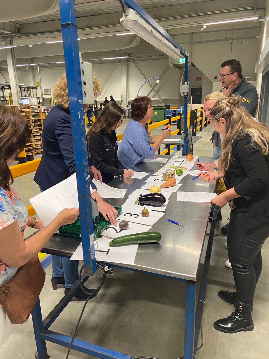 WestlandOnStage's tweet image. 💜💚Terugblik op onze informatiemiddag voor beroepsbeoefenaren: oa. optreden van Kunstklas @floracollege, straattaalquiz door @vitiswelzijn, 'Mini-Doe Dag experience' @ABCLogistics En nu aftellen tot onze Doe Dag op 19 mei! #mooiesamenwerkingen #vmbodoetertoe #toekomstdromen