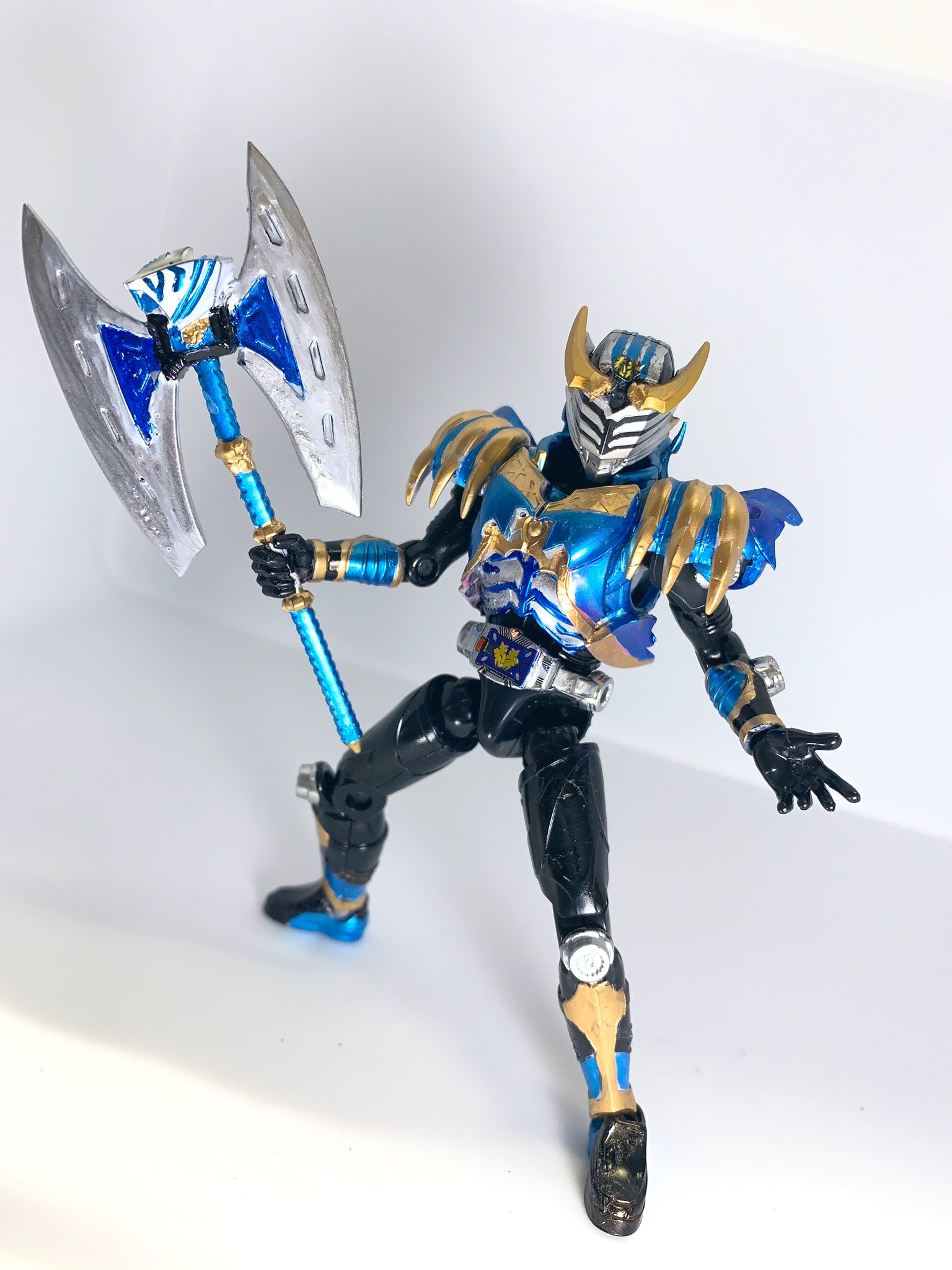 仮面ライダータイガ　東條悟 フィギュア No.4 1/10スケール 仮面ライダータイガ、S.H.Figuartsに参戦！ – メタルボックス