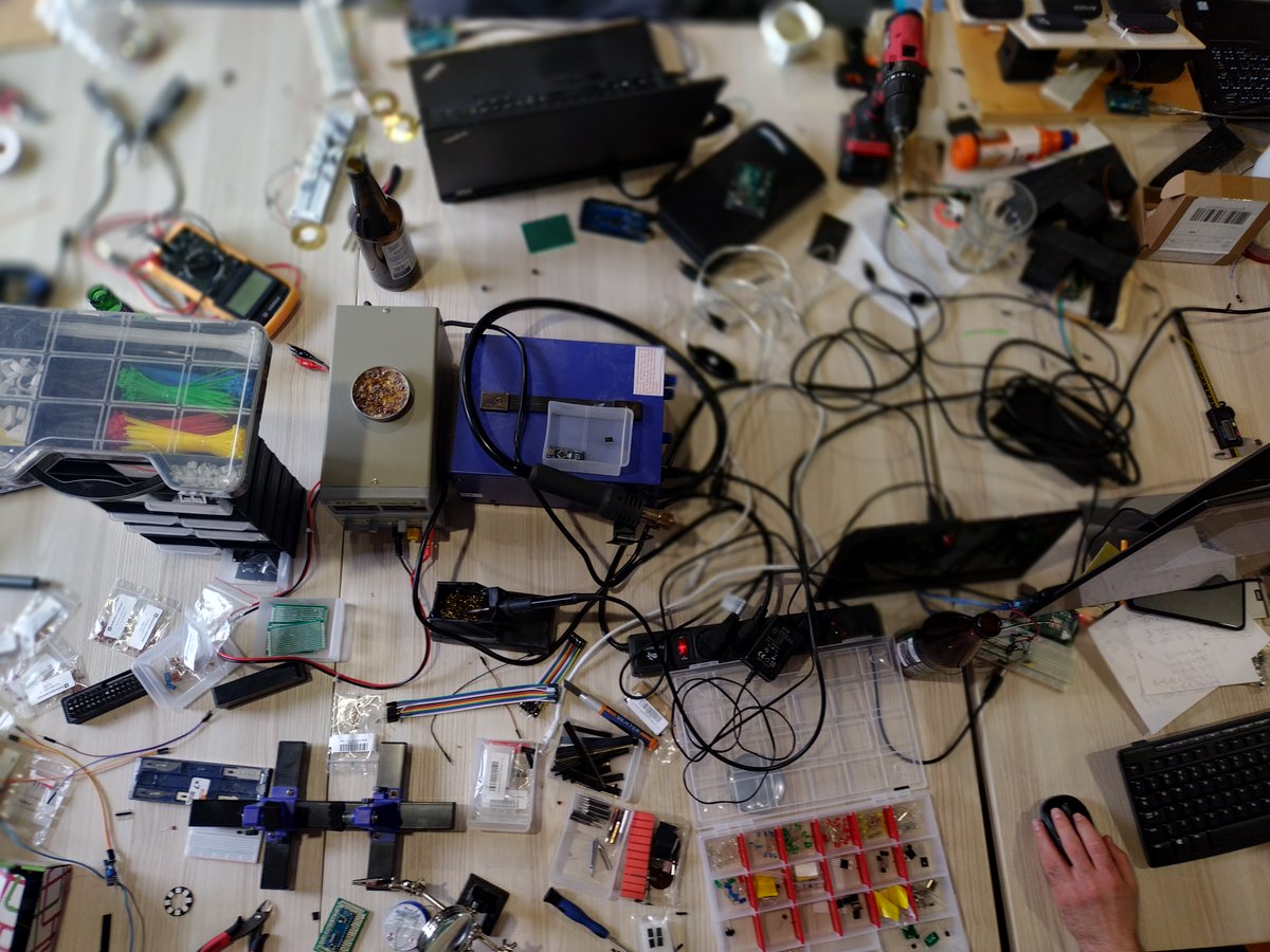 Nussknacker_Dev's tweet photo. Heads full of ideas + drive to explore them + some time to do it in a friendly atmosphere + pizza = Hackathon at TouK!
#hackathon #Codingprojects #codingforfun https://t.co/HU9WlBRXiw