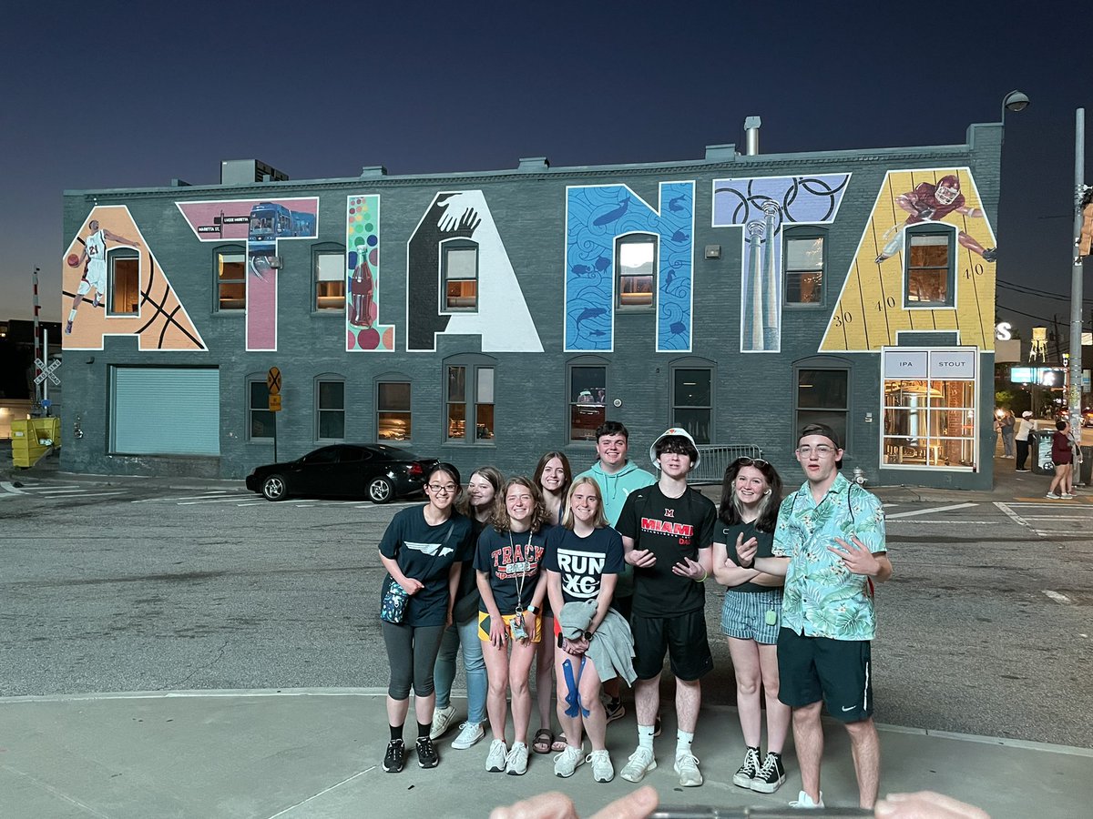 FirebirdBA_DECA's tweet photo. #DECAICDC was a full day of learning and competing!

Thrive leadership sessions 🔹
SBE Academy 📈
Testing ✏️ 
Virtual Competition Rd 1 💻 
Team Dinner 🍕 https://t.co/ETHVaeyw3n