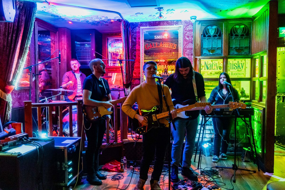 OutputBelfast's tweet photo. some of the many faces of the #OutputBelfast evening showcase 😍 we loved every moment of it!

#irishmusic
#emergingartists https://t.co/u7yoZL0fNt