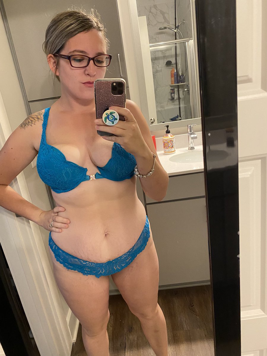 MomOnAMission69's tweet photo. Another milf Monday. 🥵💋 head over to my onlyfans for exclusive content 😈😈 #LinkInBio https://t.co/57MFsrcCgA