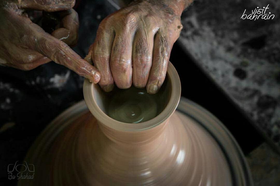 bhBritish's tweet photo. الفن يكمن في الحرف القديمة
زوروا فخار عالي #في_البحرين واقتنو أجمل الفخاريات
Art is in our old, traditional handicrafts. Visit Al Aali pottery #inBahrain and get beautiful pieces of pottery
Photo by: @_bushahad_ https://t.co/KooSWa6XpB