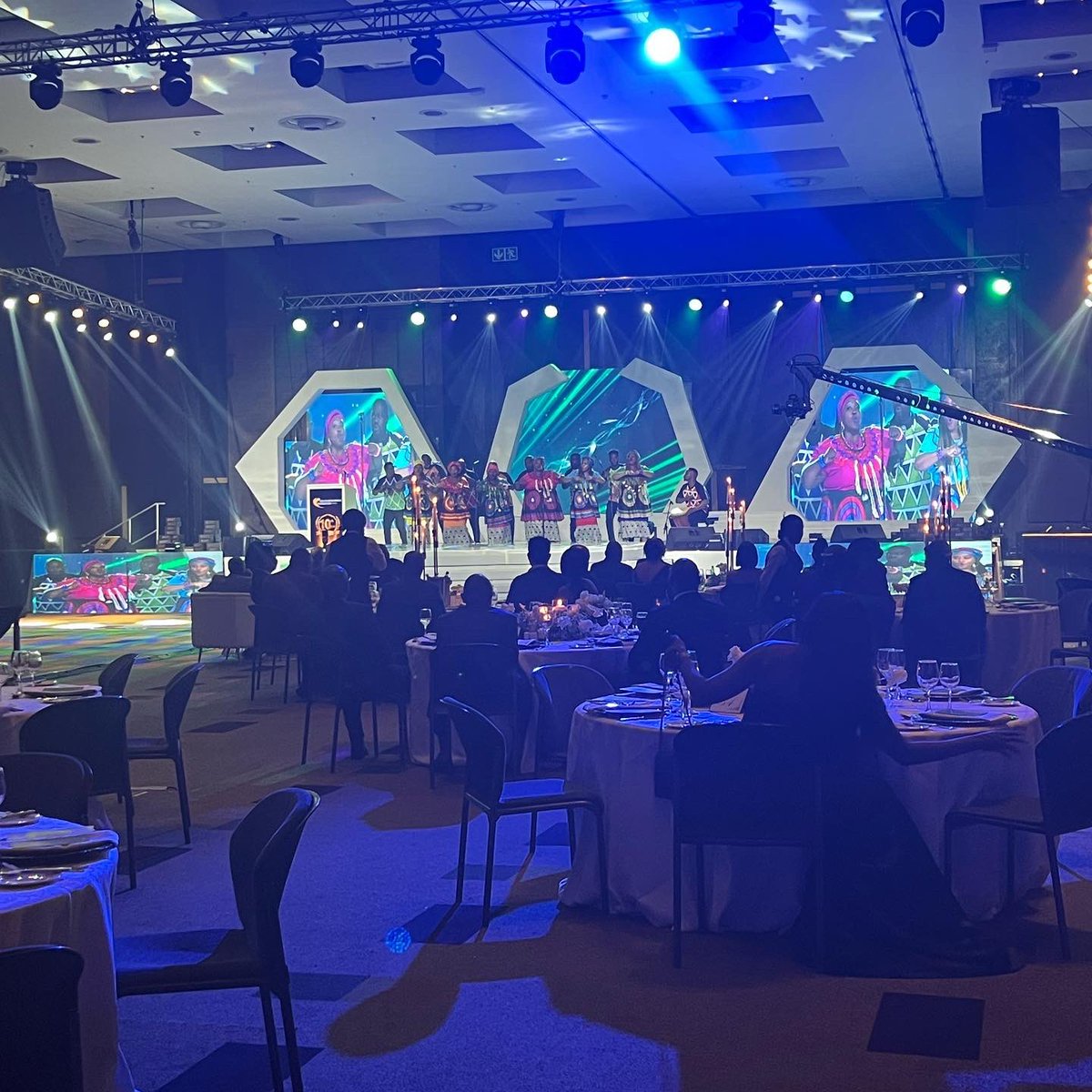 Afribizconstru's tweet photo. Only those who dare to fail greatly can ever achieve greatly.”We are proud to be a part of the success story of the @CollenMashFound and look forward to supporting their work and reaching such milestones in the future.
#cmf10
#telcolink
#collenmashawanafoundation https://t.co/hx8KmEV9U3