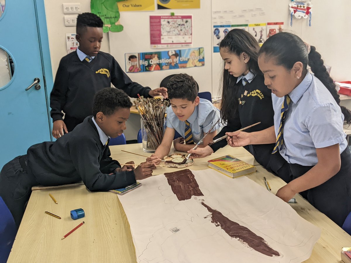 StAndrewsSW9's tweet photo. Y4 have decorated their own prayer corner in our classroom so they are able to have their own quiet time and write down their own prayers! #PraiseWeek #SchoolPrayer #PrayerRoom #PrayerArea https://t.co/BMltg2WxAd
