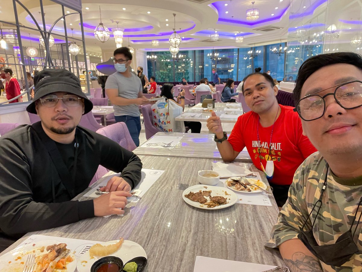 piodaldal's tweet photo. Happiest Birthday Kuya Ge @_TheUnbothered 🥰😘😍
I wish you all the happiness in this world the universe rather and salamat nalang sa lahat 😝
#TeamPeanutBrittle #TeamHanapGulo
#SpaceBroTime https://t.co/Jwv4U5Ok9l