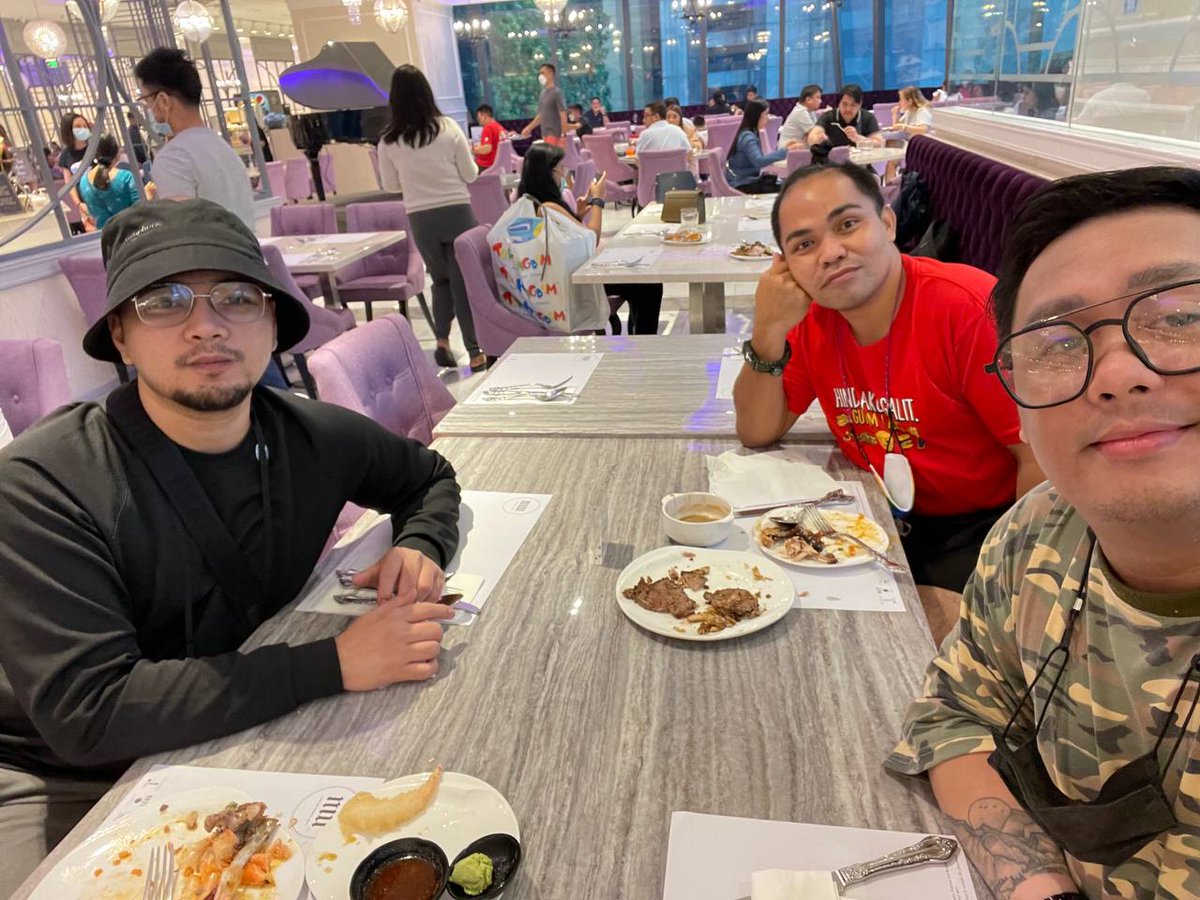 piodaldal's tweet photo. Happiest Birthday Kuya Ge @_TheUnbothered 🥰😘😍
I wish you all the happiness in this world the universe rather and salamat nalang sa lahat 😝
#TeamPeanutBrittle #TeamHanapGulo
#SpaceBroTime https://t.co/Jwv4U5Ok9l