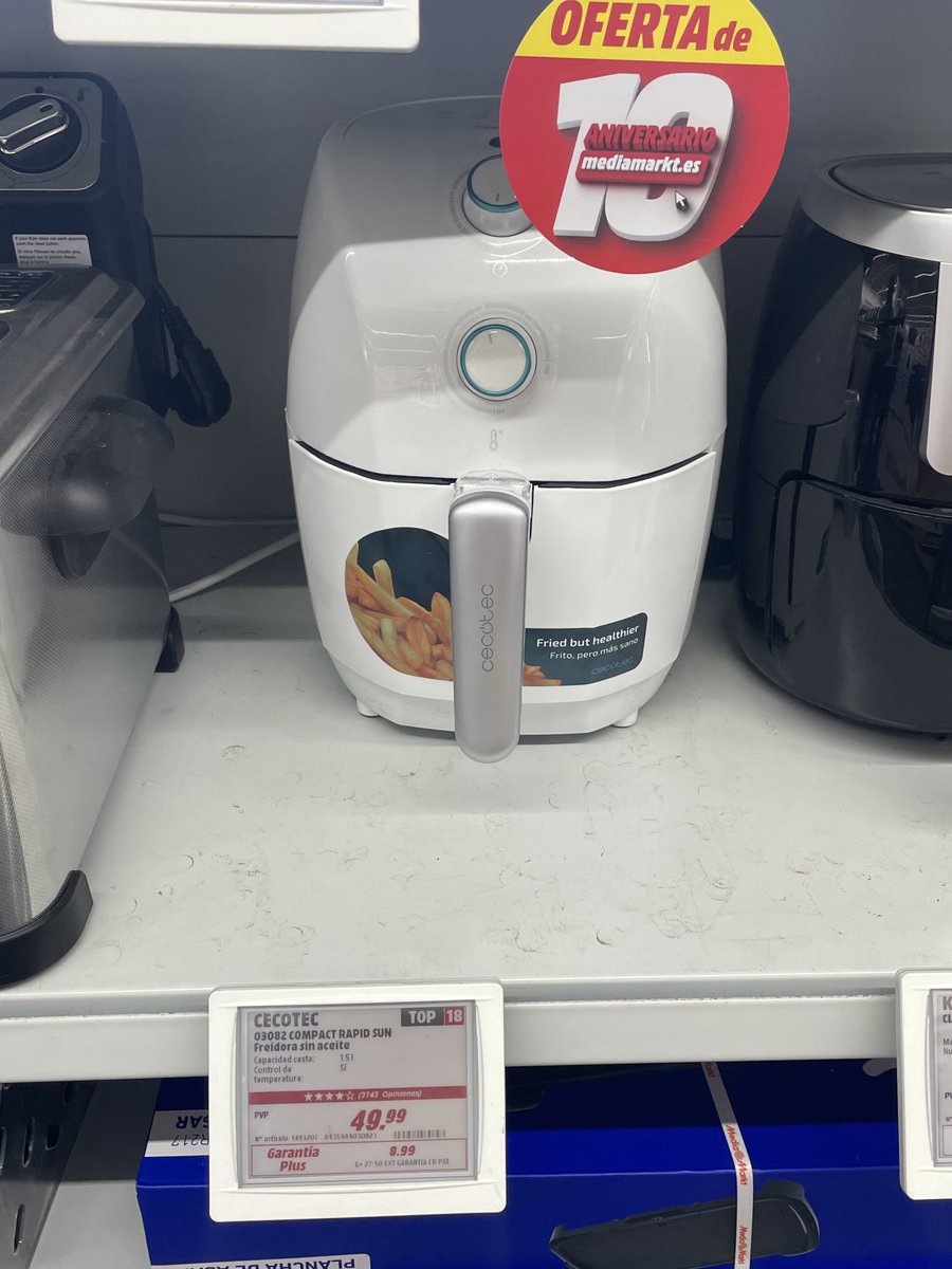 carolrubiia's tweet photo. ⁦@MediaMarkt_es⁩ Esta foto es del 11 de abril. Hoy está la “oferta” del día sin IVA y he ido a comprármela, y para mi sorpresa la habéis subido a 64,99€, que con la “MEGAOFERTA” del “DIA SIN IVA” se queda en 51,35€, más cara que hace 15 días. ESTAFADORES. https://t.co/AF64k8zvZ4