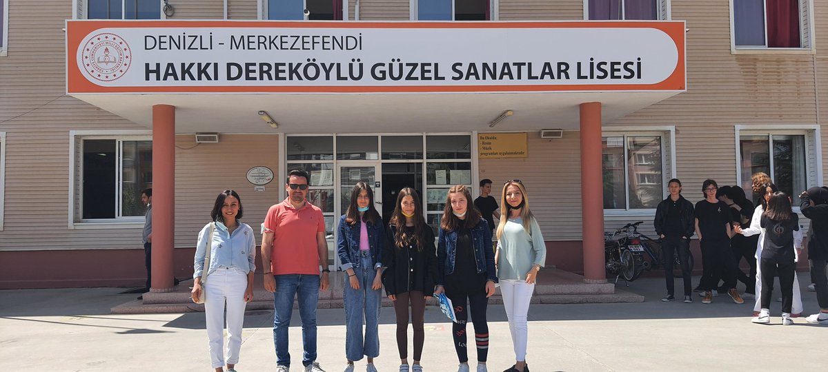 Öğrencilerimizle Denizli Hakkı Dereköylü Güzel Sanatlar Lisesi'nin düzenlediği "23 Nisan Resim Şenliği"ne ilcemizi temsilen katıldık🎨.
<a href="/KaleKaymakamlig/">Kale Kaymakamlığı</a> <a href="/AbdulkadrSahn/">Abdulkadir Şahin</a> <a href="/kalemem20/">Kale İlçe Milli Eğitim Müdürlüğü</a> <a href="/totak2066/">Nurettin TIKIM</a> <a href="/BaylavliMehmet/">Mehmet BAYLAVLI</a> <a href="/kanidinger1/">kanidinger</a> <a href="/psezgin20/">Pınar</a>