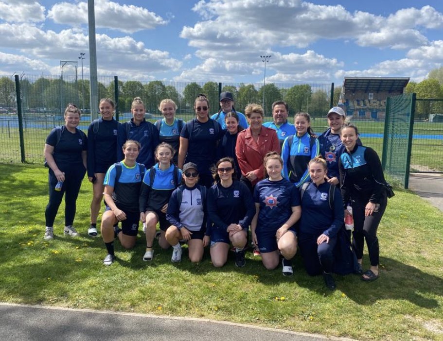 Huge thanks to <a href="/clarebalding/">Clare Balding 💙</a> for taking a few moments of your day to come and speak to a few of the <a href="/WWRLFoundation/">Warrington Wolves Community Foundation</a> <a href="/WarringtonRLFC/">Warrington Wolves</a> Lunas at Victoria Park, Warrington.  It’s great to have someone like yourself as president of the RFL &amp; supporting Women &amp; girls rugby league.