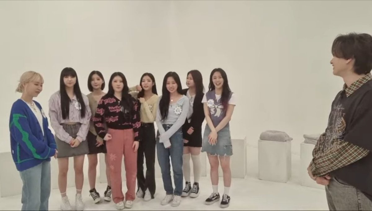 AlwaysMoonsun's tweet photo. [NEWS]

because of mamamoo long hiatus moonbyul is now the 8th member of purple kiss. pls support OT8 until the end. https://t.co/mnStsdrUlD